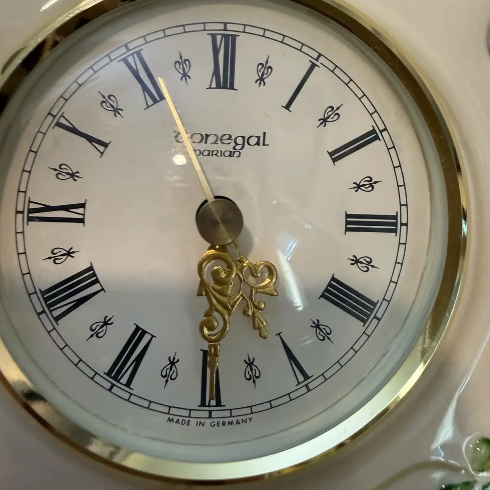 Vintage Donegal Parian China Ireland Desk Clock‎ Shamrocks Germany Emerald Isle